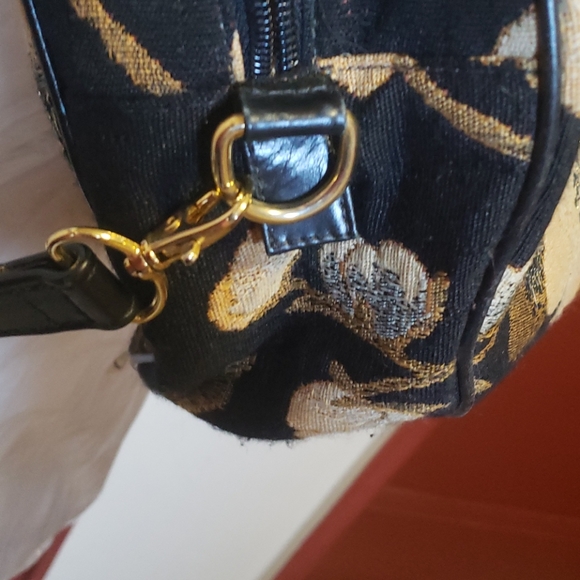 PAINT THE LILLY ROUND BAG - Picture 8 of 15